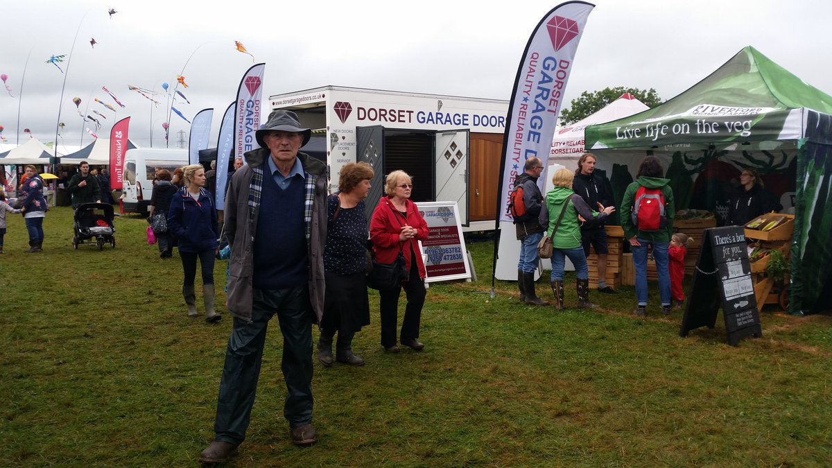 brow_box's tweet photo. Fun but very wet ay #fromecheeseshow today. https://t.co/8uurl8Ps5P