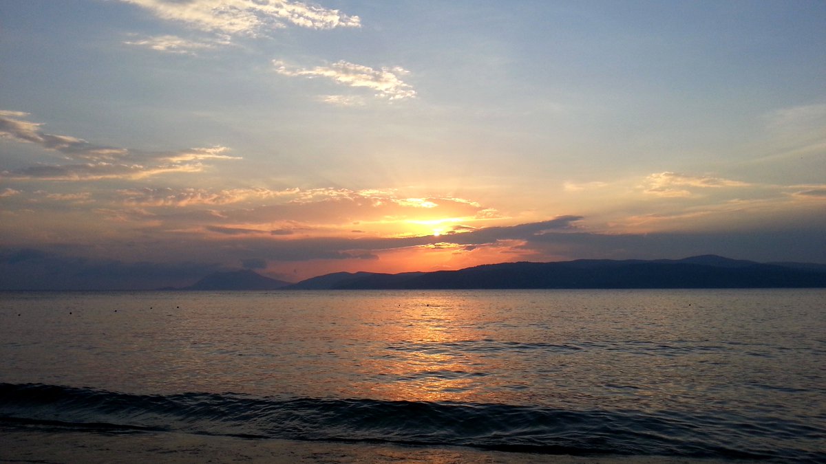 BorisNevermore's tweet photo. Зајдисонце над зајдисонцата :)
(Taken with #Samsung #ATIVS #I8750 using #OneShot from @brilliantvision)
#nofilters https://t.co/cd9YexS57j