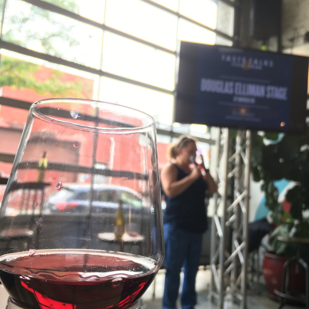 DouglasElliman's tweet photo. Exploring terroir thru Pinot Noir on the #DouglasElliman stage w/ @JFW at #tastetalks #ellimanevents #winetasting https://t.co/P6IX5redau