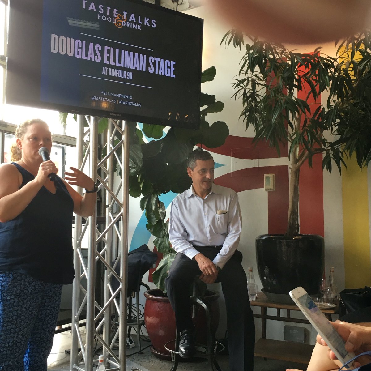 DouglasElliman's tweet photo. Exploring terroir thru Pinot Noir on the #DouglasElliman stage w/ @JFW at #tastetalks #ellimanevents #winetasting https://t.co/P6IX5redau