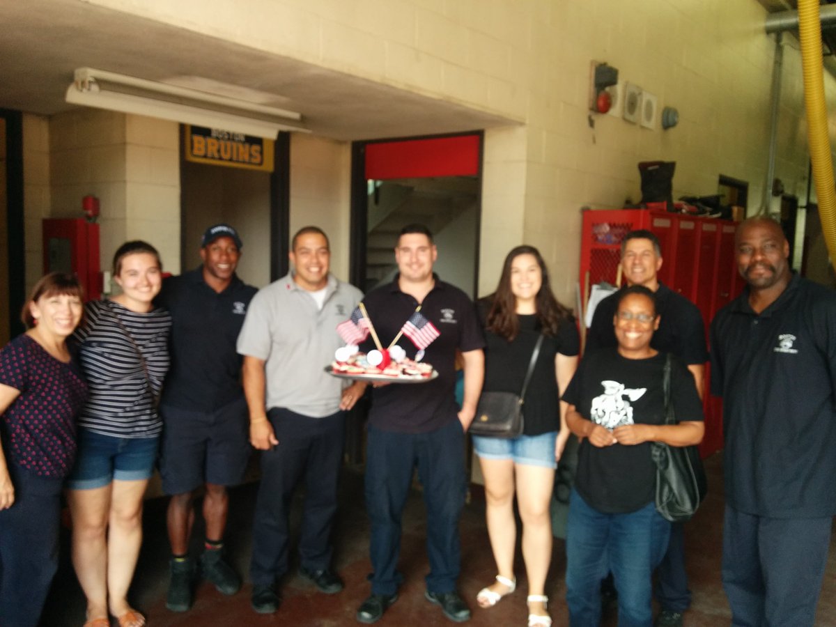 PatriceGattozzi's tweet photo. @BostonFire @HOPEworldwide @HopewwBoston Thanks to all 1st Responders #9/11 #engine49 Hyde Park https://t.co/QyKlvVXbYz