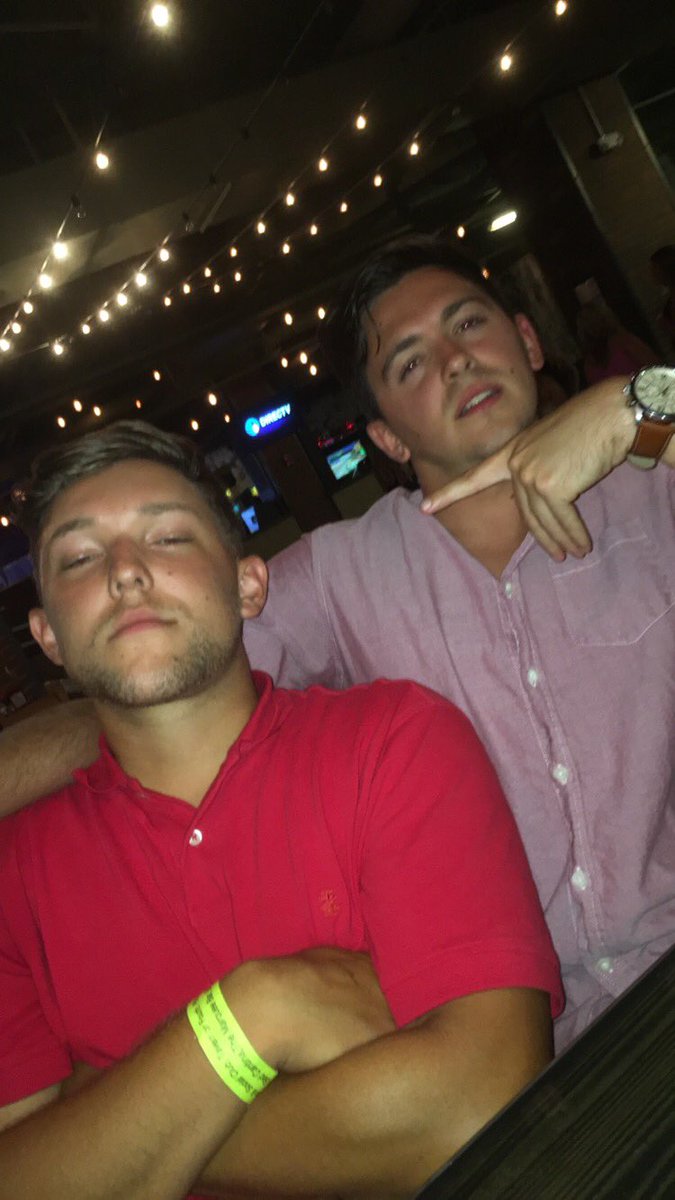 nobodysbagel's tweet photo. Happy bday qt @23Scottymack 🎉🤗 https://t.co/lznTC55Icl