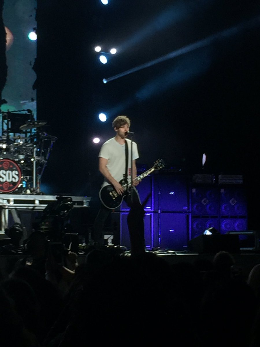 fiveseconds2011's tweet photo. #SLFLChulaVista #SLFLSanDiego #slfl #5sos #5secondsofsummer https://t.co/RZYVmWDrlE