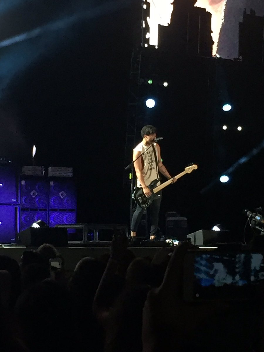 fiveseconds2011's tweet photo. #SLFLChulaVista #SLFLSanDiego #slfl #5sos #5secondsofsummer https://t.co/RZYVmWDrlE