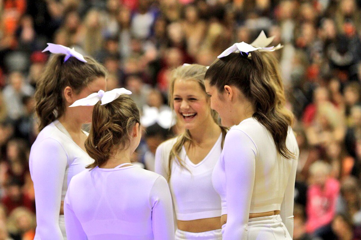 kennedymagner99's tweet image. when in doubt, laugh it out?😂 #techdifficulties