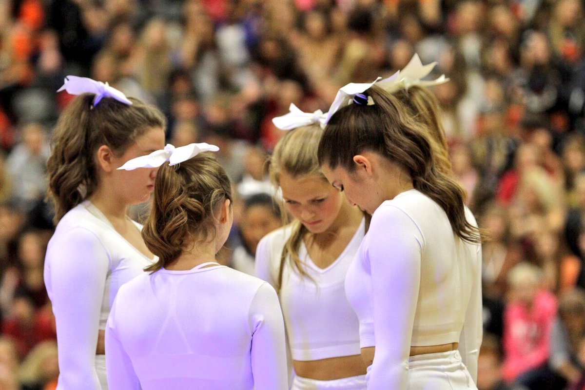 kennedymagner99's tweet image. when in doubt, laugh it out?😂 #techdifficulties