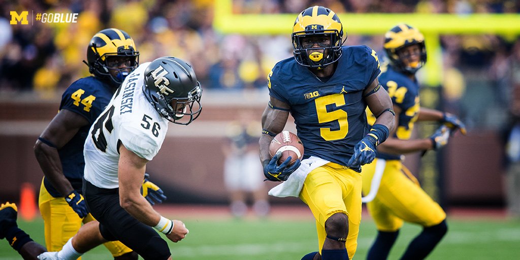 UMichFootball's tweet photo. W. 

#GoBlue https://t.co/5gJrCT4NZS