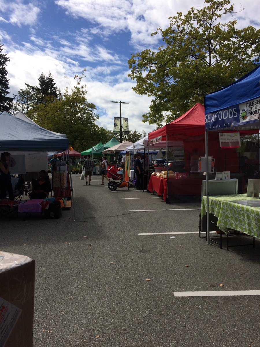 Beautiful day down here at Burnaby farmers market no one has come by yet for their free wings I'm still waiting🙄