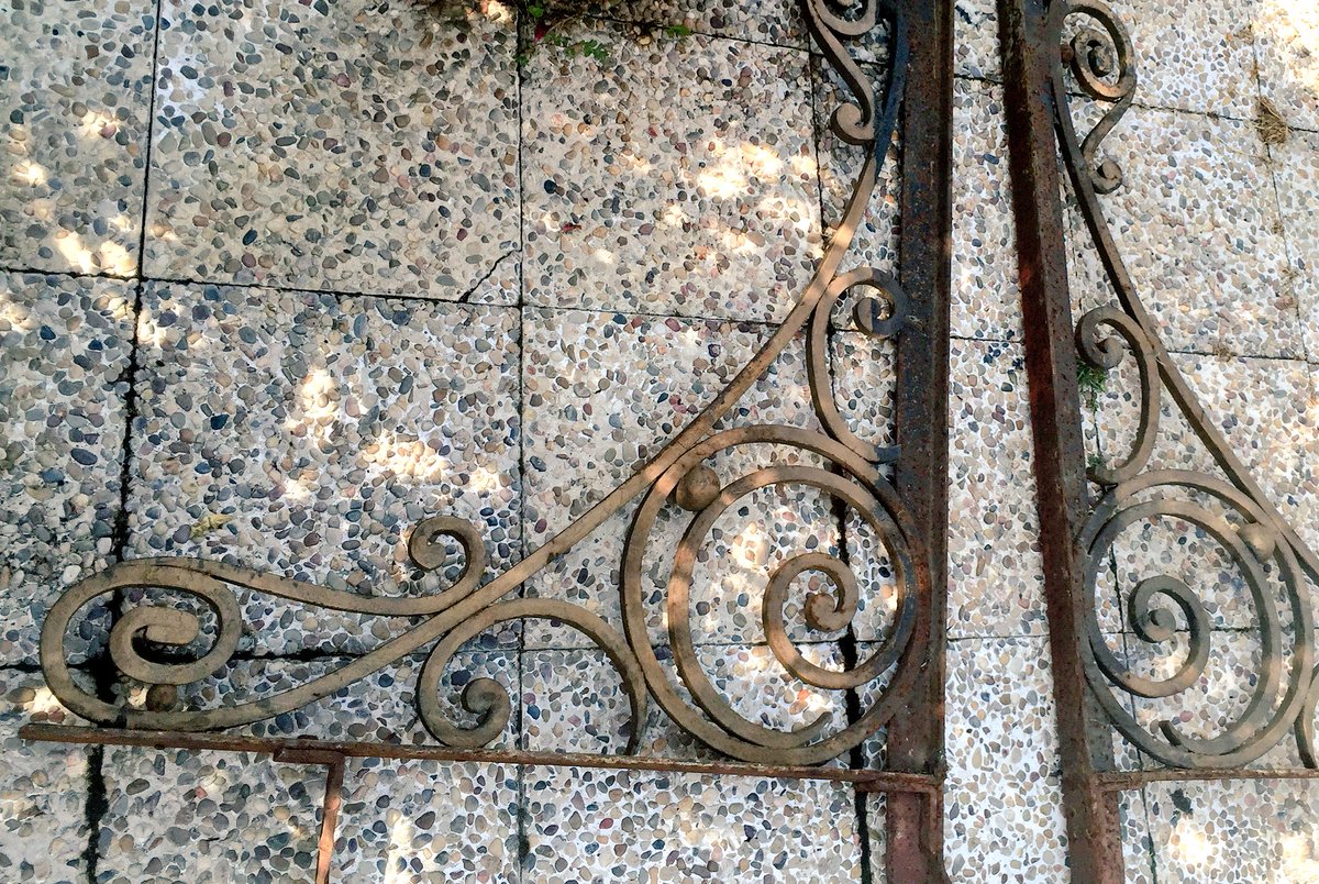 mendz_coleccion's tweet photo. Diseñamos #proyecto #valla para #Finca con dos #antigüedades procedentes de #GranVía #Madrid #OsEnseñaremosFotoFinal https://t.co/0HPUBQ0ZuO