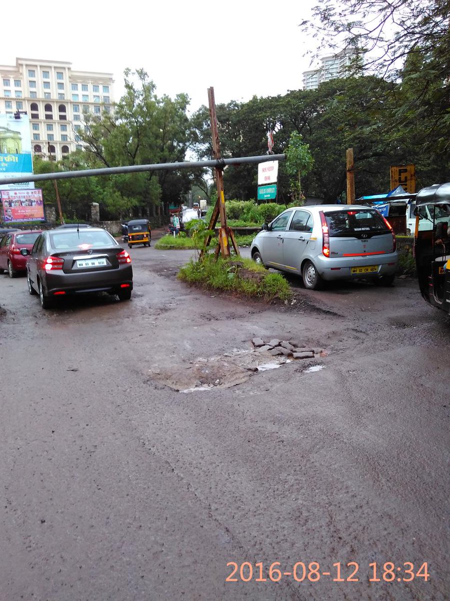 voiceofmumbaika's tweet photo. @MumbaiPolice Powai https://t.co/WZIScBx5SK
