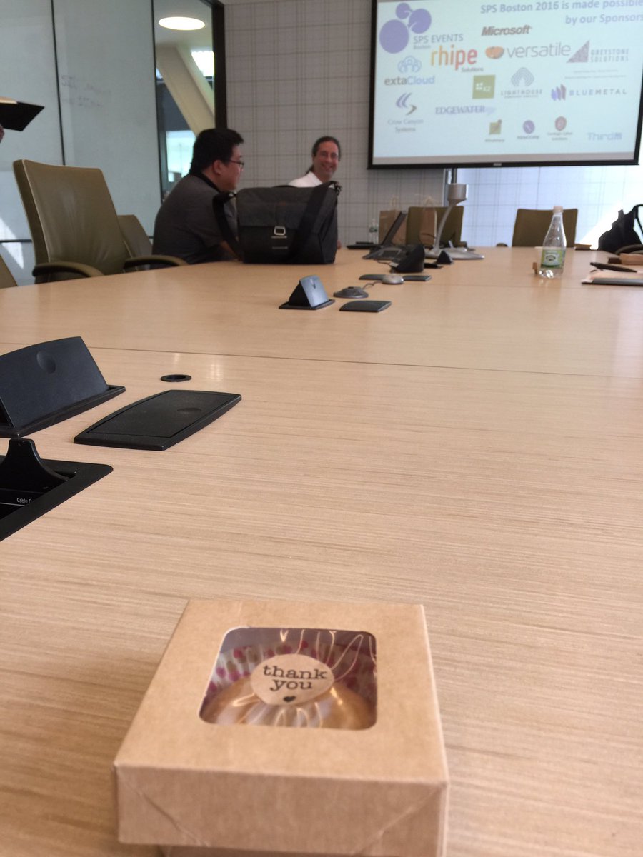 DavidLozzi's tweet image. .@DavidPileggi giving away free homemade cookies in his session!!! Soooo goooood. #spsbos #spsboston