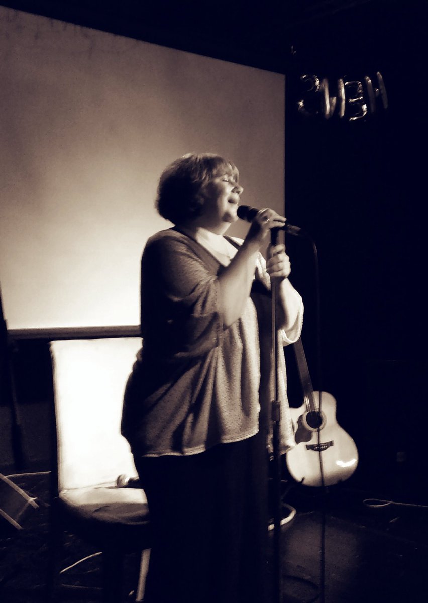 we4poets's tweet photo. The marvellous voice of @gailmeacham ....Everybody's Talkin'...mellow &amp; simply class... https://t.co/9umba3Fw7m