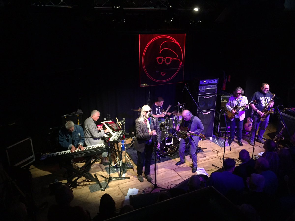 <a href="/The_Blockheads/">Blockhead HQ</a> As fabulous as ever.