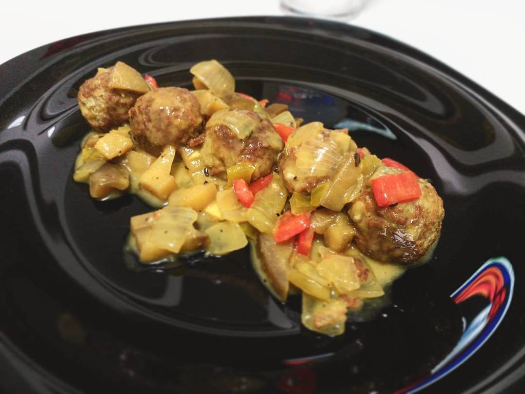 elojovegeta's tweet photo. Albóndigas vegetales en salsa #elojovegeta #vegan #vegano #vegetarian #vegetariano #albond… https://t.co/uONBR7lw4B https://t.co/hxok6ewnRB