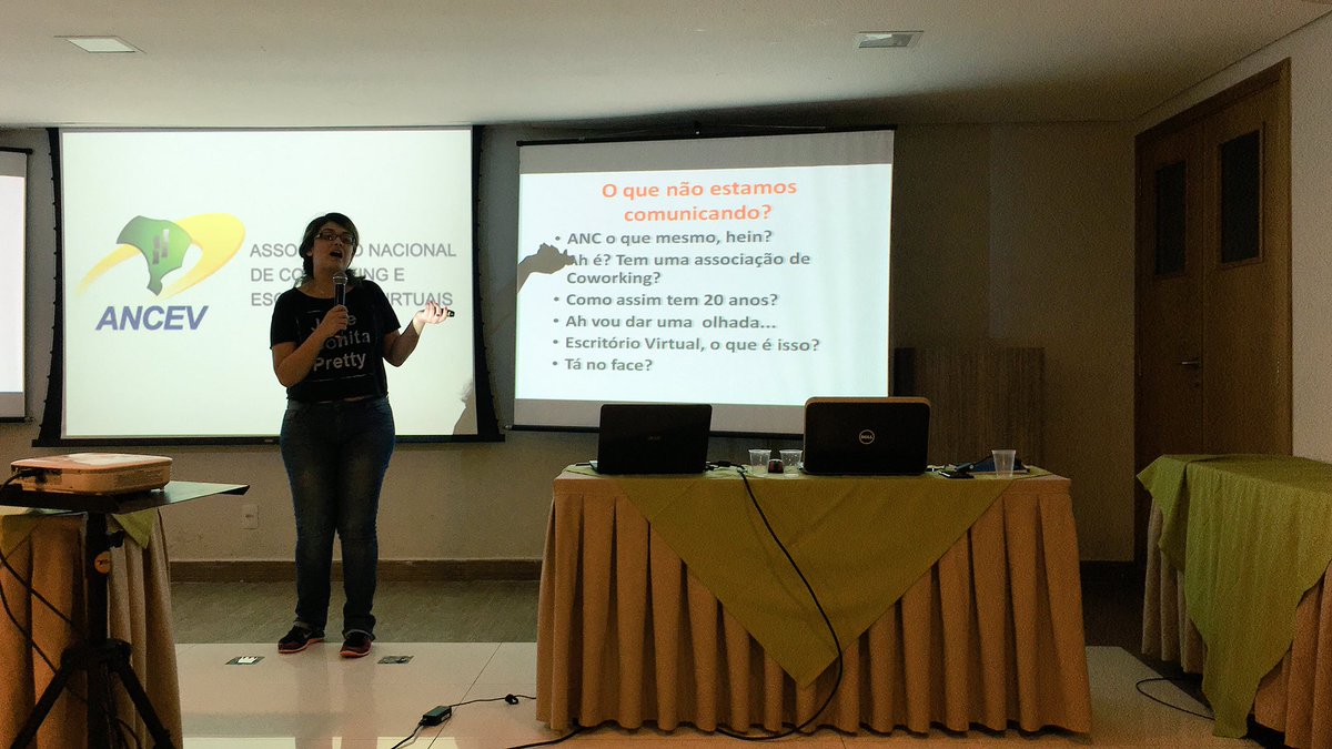 ANCEVBR's tweet photo. Nossa assessora de imprensa @tammyfreitas mostra os resultados da comunicação integrada na assembleia #ancev2016 https://t.co/W7QkuMMaV5
