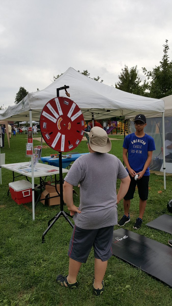 anythingyouth's tweet photo. @DaleYMCASM @YMCASM @bshell78 @BarrieEESocial  Kids get fit at the Barrie YMCA booth! 
#youthhavingfun #bees2016 https://t.co/g8Z0LjtyIM