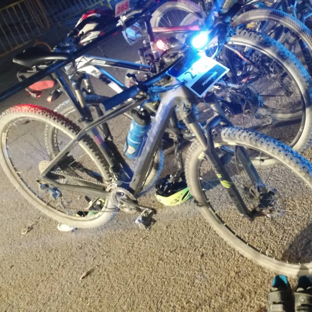 david_simon28's tweet photo. Vuelo sin motor nocturno. Record #ducross 1:26mins.Te quiero @cube_bikes de mi vida #mtb #CRDSanIsidroGetafe #run https://t.co/e23bvaOkg4
