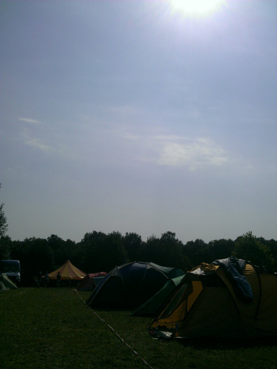 eschdorf's tweet photo. Kein Regen hier. Was los? #jf2016 https://t.co/Ga8WAKDuAy