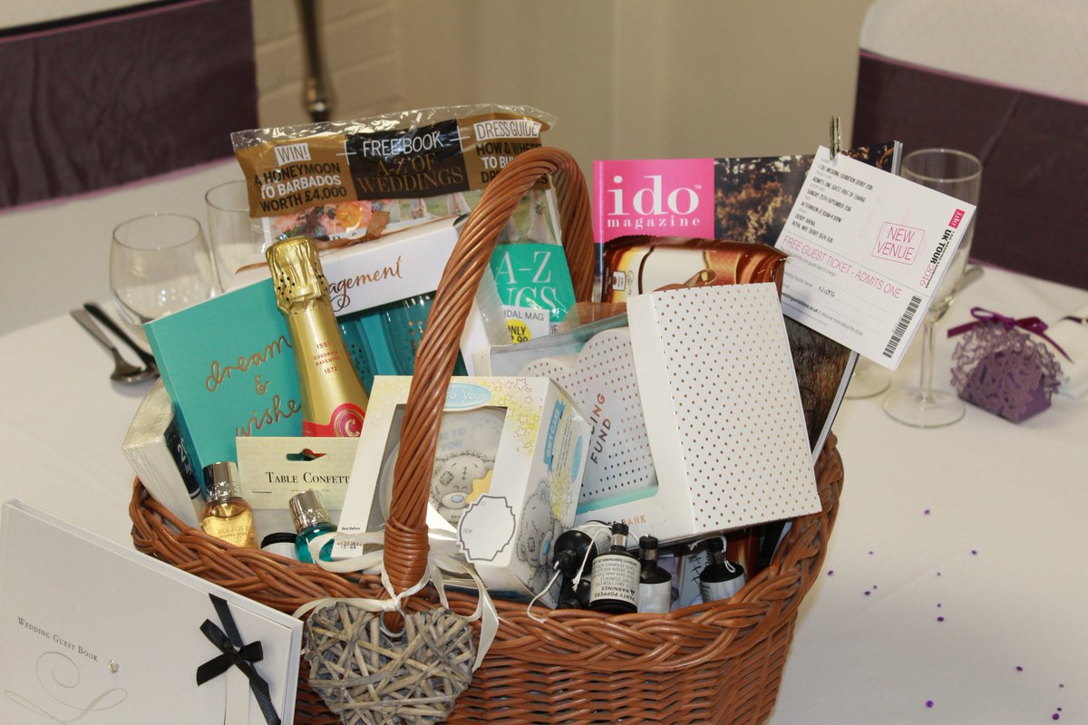 NuptiaWeddings's tweet photo. Share and visit our Wedding Fayre tomorrow at Nottm Racecourse, Colwick for your chance to win this hamper #Nuptia https://t.co/vuBzBPmVNr