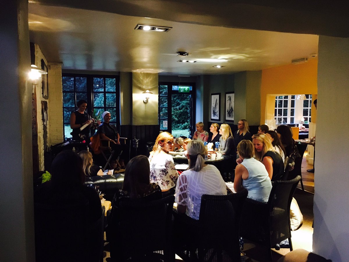 TheBlueAnchor's tweet photo. Lush evening with @LucyNealeMakeup Can't wait to see how much was raised for @Childrens_Trust #fundraising #tutorial https://t.co/OtL1zTuIdc