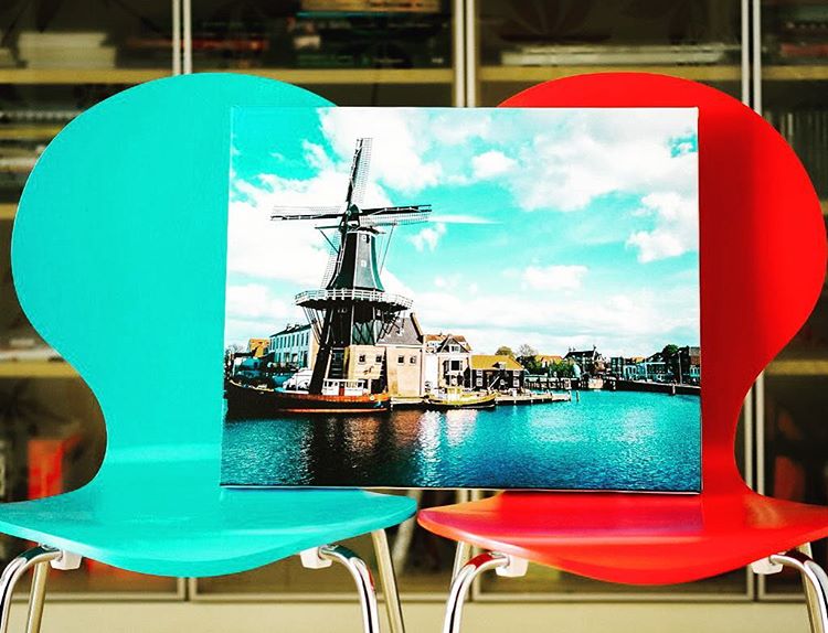 Printfest_App's tweet image. You might not be a professional📷, but we're sure you have one #photo living in your #phone that you're #proud of. ⛵💜