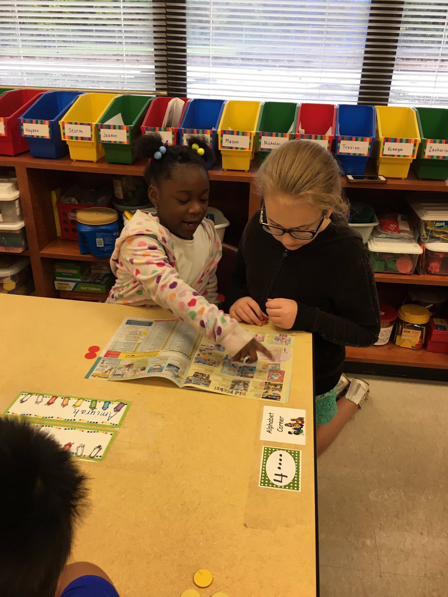 adelelogaglio's tweet photo. It's book ordering day!  Thanks to @gthompson2015 @BookTrustUS  and @Scholastic! #southschool #jcshines @JCPSTWEETS https://t.co/GnLZzQNhHl