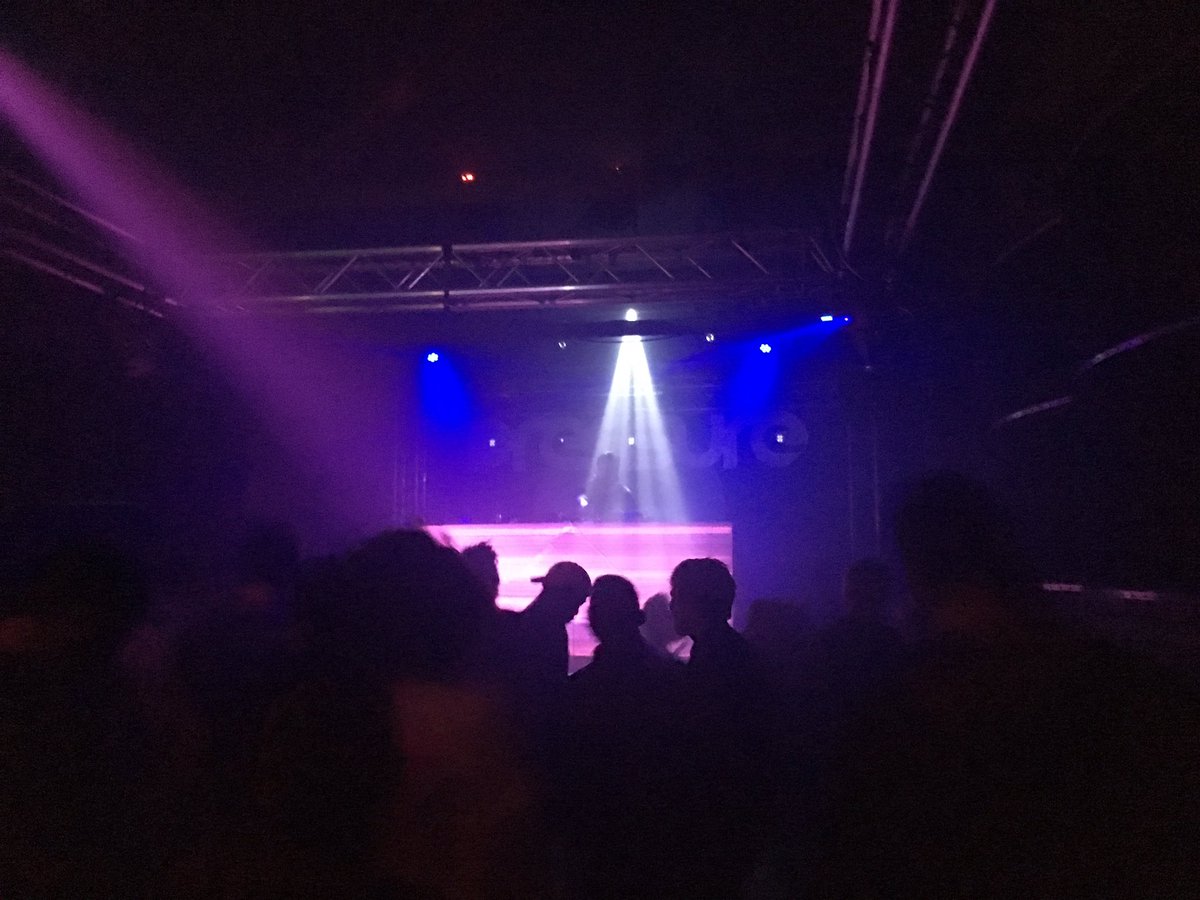 Set 2! <a href="/hyphenza/">Hyphen</a> going in deep...