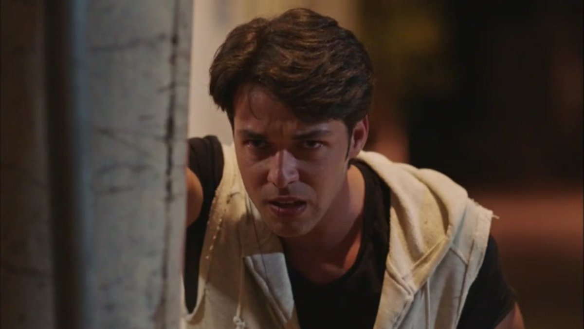 SuKeIebek's tweet photo. Kelebek kıskanırsa ve Su kıskanırsa 😌😂 ya çok tatlı değiller mi 😻 #bodrummasalı #hilmicemintepe #sukel @dilandeniiz https://t.co/g19KjdNFO9