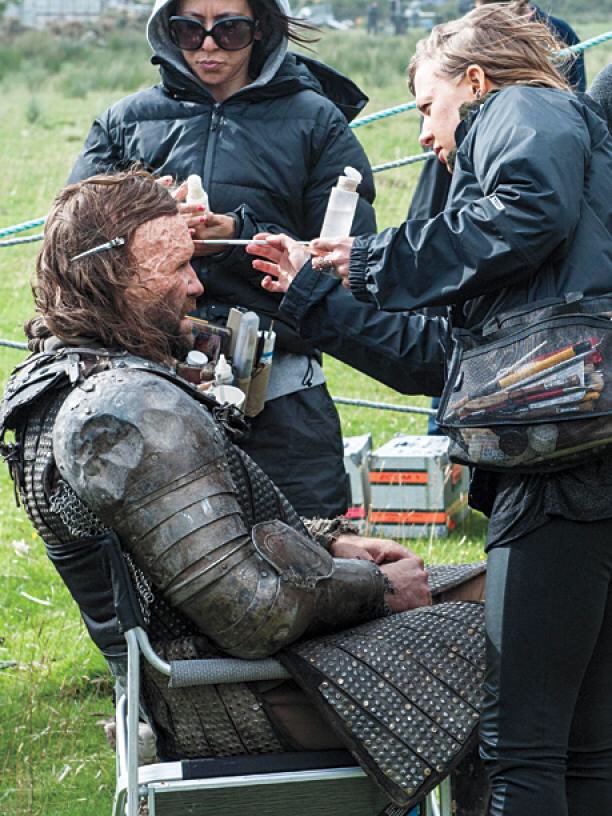 BehindthSceneFR's tweet photo. Sur le tournage des anciennes saisons de Game of Thrones : https://t.co/hjYveikwyD