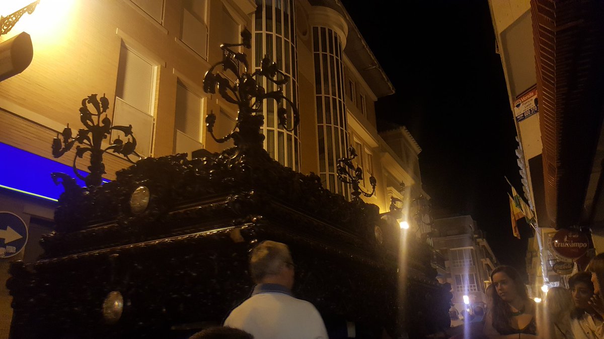 Meteohuelva's tweet photo. Noche de traslados, noche de ambiente cofrade en Huelva.Sólo 7 días para la #MagnaHuelva2016 y este año si podrá ser https://t.co/QsaSBGA9LC