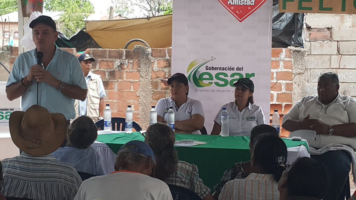 CodazzimeGusta's tweet photo. En estos momentos el gobernador FrancoOvalle visita el Barrio Camilo Torres Codazzi_online eduler. https://t.co/sxGu114iL7