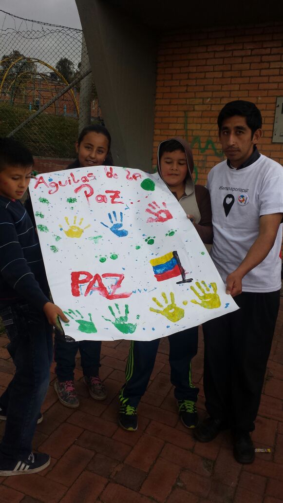 Pintando la paz <a href="/Redepaz_Oficial/">Redepaz Oficial</a> <a href="/ConversacionCOL/">Conversación Col</a> #AdiosALaGuerra #SemanaPorLaPaz