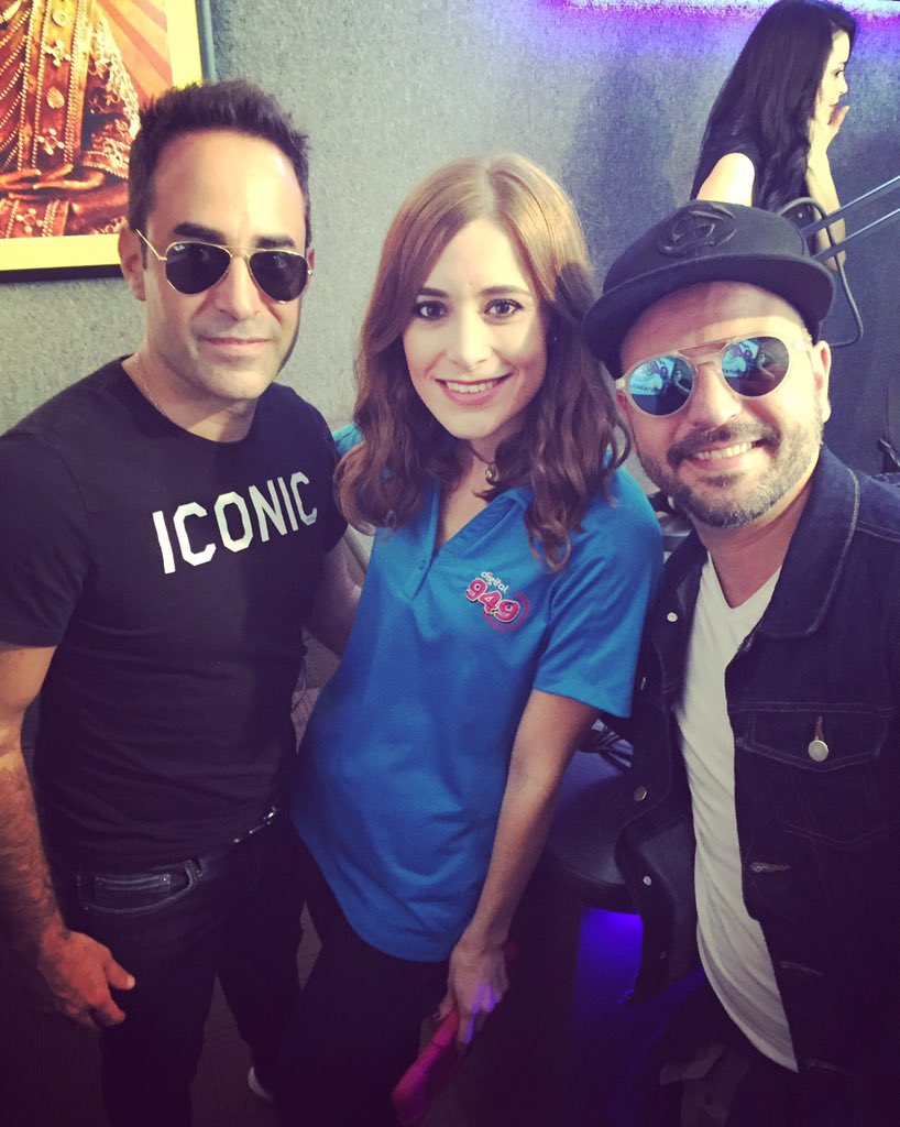 JoannaWakeUp's tweet photo. Mercurio y Magneto esta tarde en la cabina de @digital949! https://t.co/zXqs3JaRJp