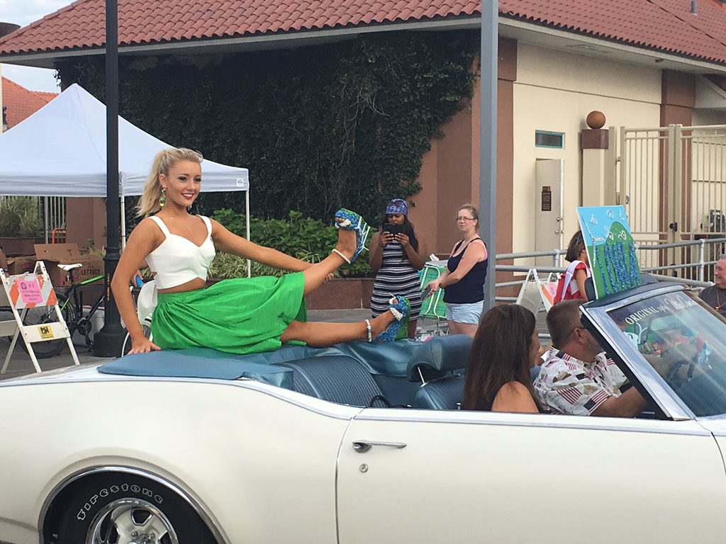 <a href="/MissAmericaIA/">Miss Iowa</a>