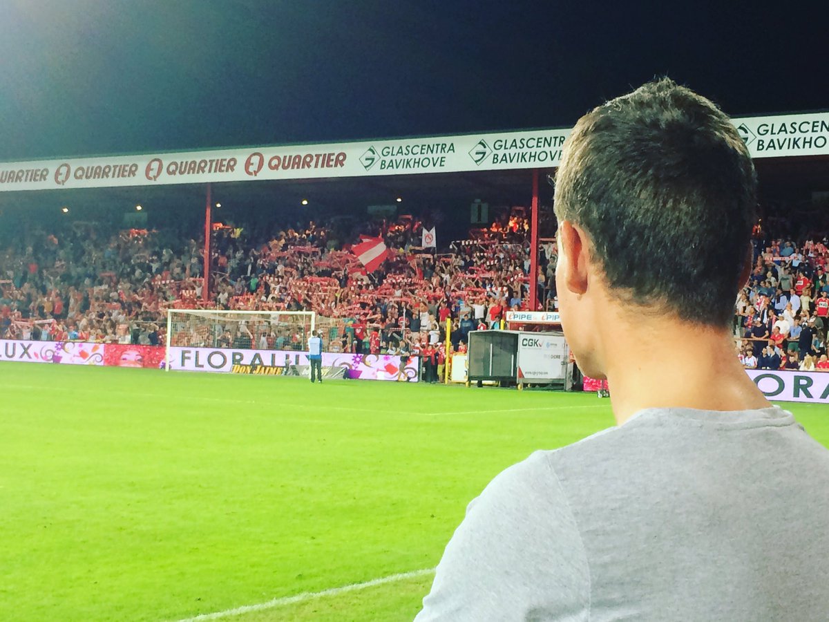 LaylaVanc's tweet photo. Relatietest:Zet Westel-supporter in #kvktribune.Er is 1tje slechtgezind en hij mag het nog niet laten zien ook.#4-1 https://t.co/tiWLekuFow