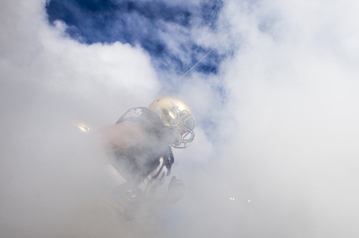 TheRobFranklin's tweet photo. First half photos from #NEVvsND. #NDInsider @SBTribune https://t.co/AOBmhINFKf https://t.co/WgMbTuThOp