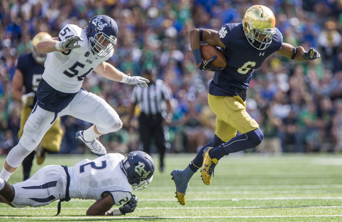 TheRobFranklin's tweet photo. First half photos from #NEVvsND. #NDInsider @SBTribune https://t.co/AOBmhINFKf https://t.co/WgMbTuThOp