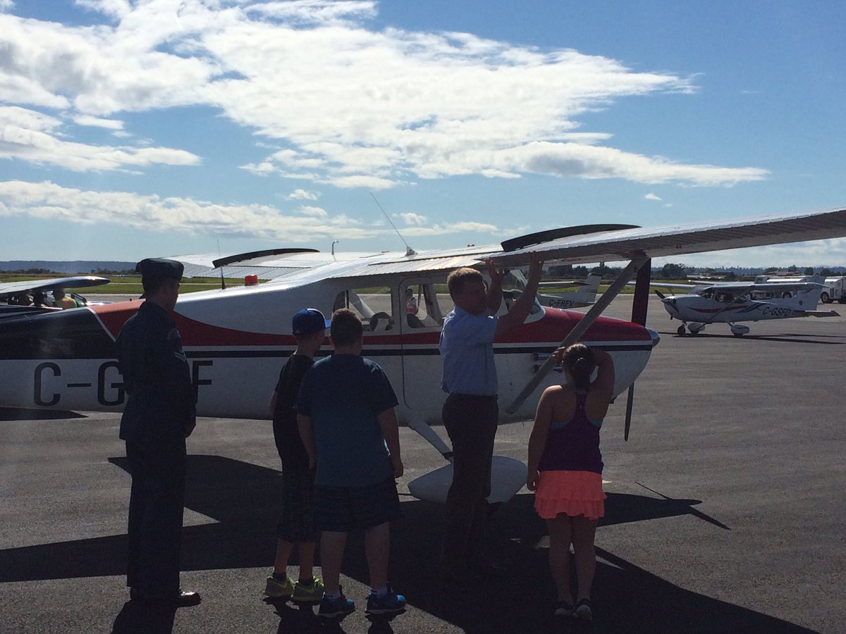 Manzi_MF's tweet photo. What a great way to learn what flying is all about #copanational #BoundaryBay #futurepilots https://t.co/OaHguPEWSE