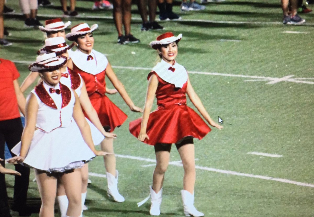 mgiselleeee's tweet photo. Friday night lights ❤️💃🏽 https://t.co/wxK7u0QaL8