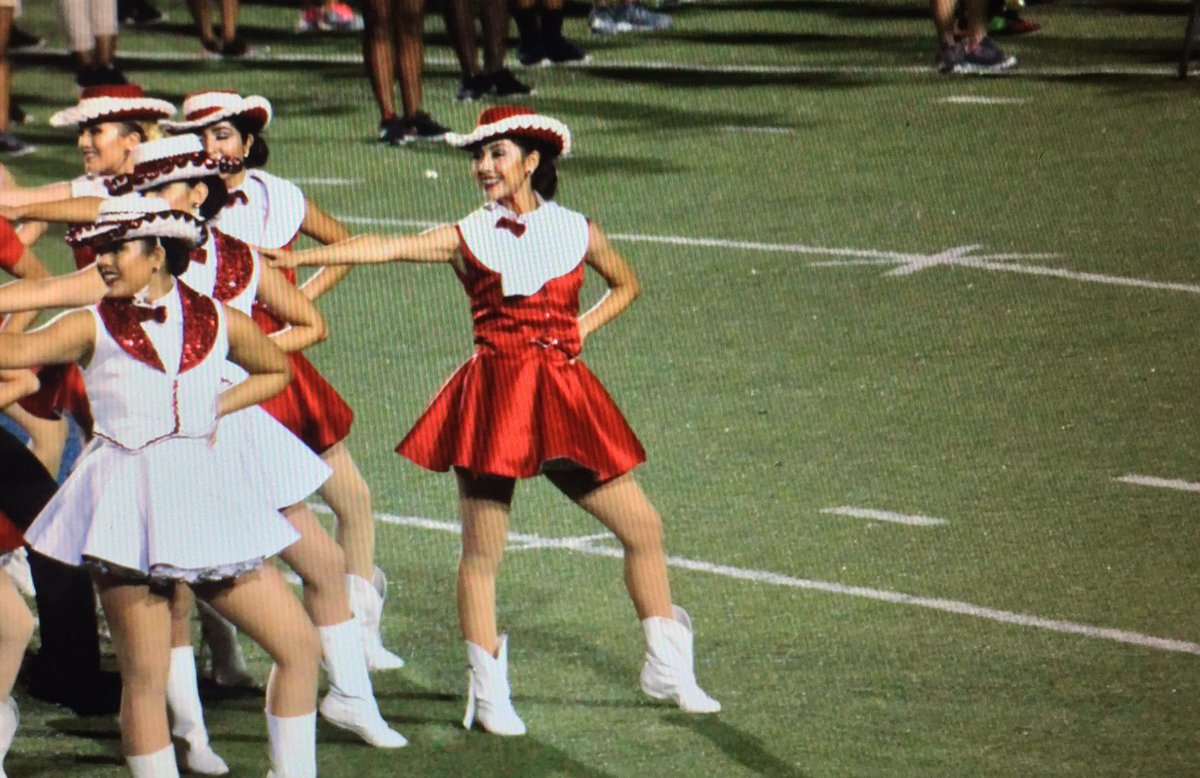 mgiselleeee's tweet photo. Friday night lights ❤️💃🏽 https://t.co/wxK7u0QaL8