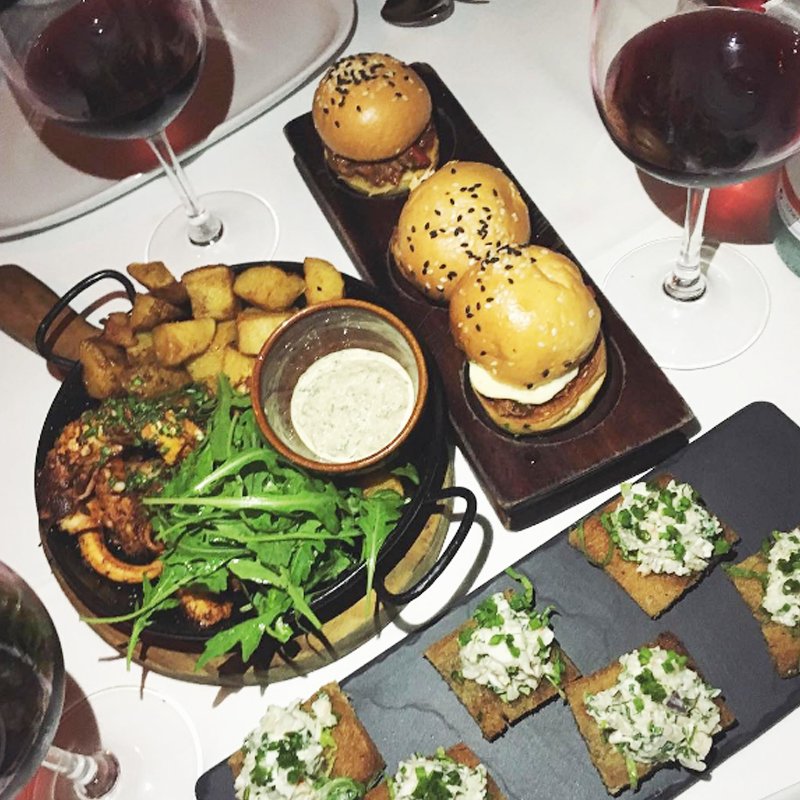 RestOlivia's tweet photo. Sabes que #RestOlivia es una excelente opción cuando los mejores chefs vienen a visitarnos, ¿sí o no, @chefpandita? https://t.co/F0kGYII9hA