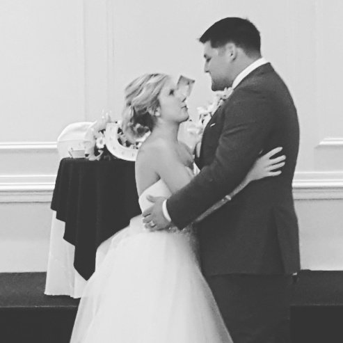 dernoski93's tweet photo. First dance for the newlyweds #whatageorgeouswedding https://t.co/pCtGaw6uzC