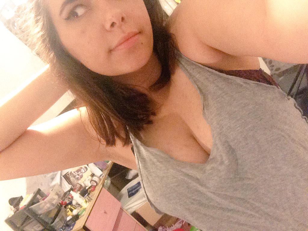 clanispond's tweet photo. I deleted the last one because ew, have a new #swencleavage https://t.co/qUF9C0MjP0