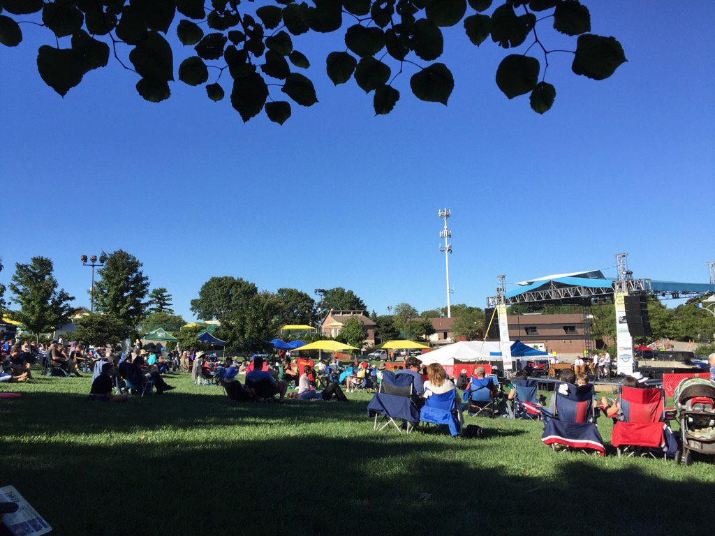 StevenBChase's tweet photo. Perfect evening @prairievillagejazzfest #groovewasher https://t.co/pQJbPQ6azf