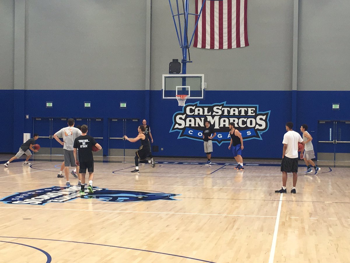 CSUSM_MBB's tweet image. Day 1 of preseason practice in the @CSUSMSportsCntr! #CSUSMHoops