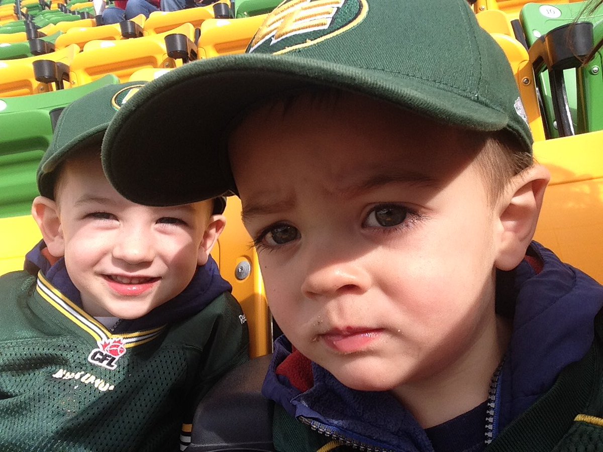 mamahalf3's tweet photo. Go #Esks! #allheartesks https://t.co/e9tgctseC0