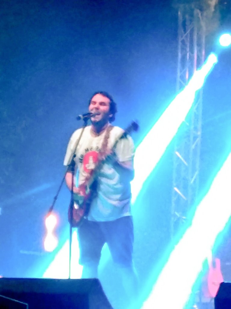 Als concerts d'aquesta nit, <a href="/Ojo_BuenCubero/">Ojo De Buen Cubero</a> també reivindica #NoMésBlocs.
Llarga vida al #Festelparc!
#FMBellvitge