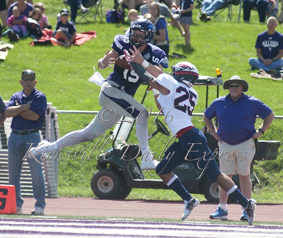 pHalfacre_STL's tweet photo. One of two touchdown catches by @joeschenckagain @TrumanAthletics https://t.co/gGlHvwMiFV
