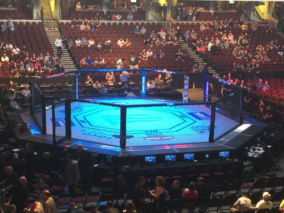 ThatMMAShow's tweet photo. #UFC203 about to get underway! Correspondent @cutmancraig live! @JimmyRange #MMA #ThatMMAshow https://t.co/GBLdf77tFK