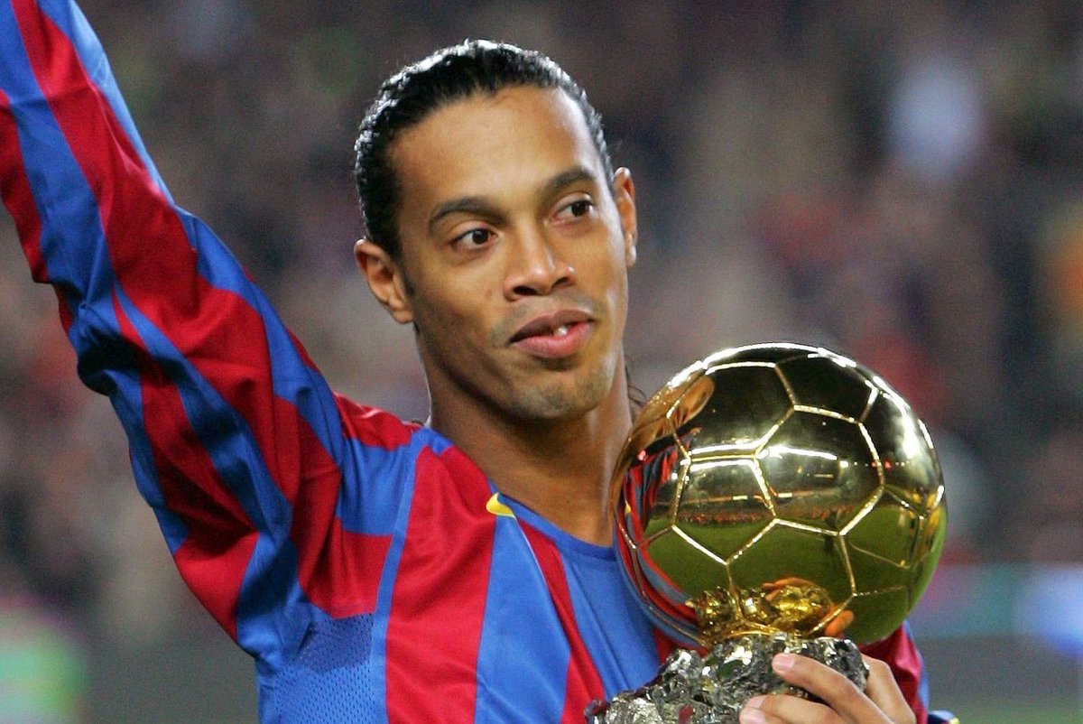 Now_FootbaIl's tweet photo. Ronaldinho has officially announced his retirement from football. 

What an amazing player he was! https://t.co/pA8GEZeWTl